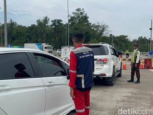 Macet Belum Terurai, Polisi Masih Tutup Jalintim Jambi-Palembang