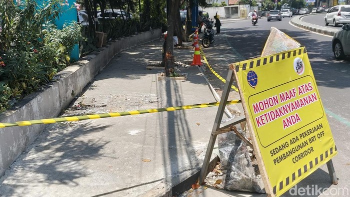 Proyek halte BRT Bandung Raya