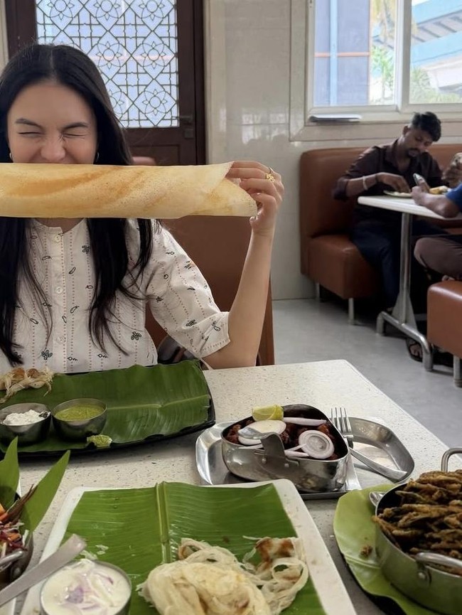 Potret Cantik Raline Shah yang Senang Kulineran Keliling Dunia