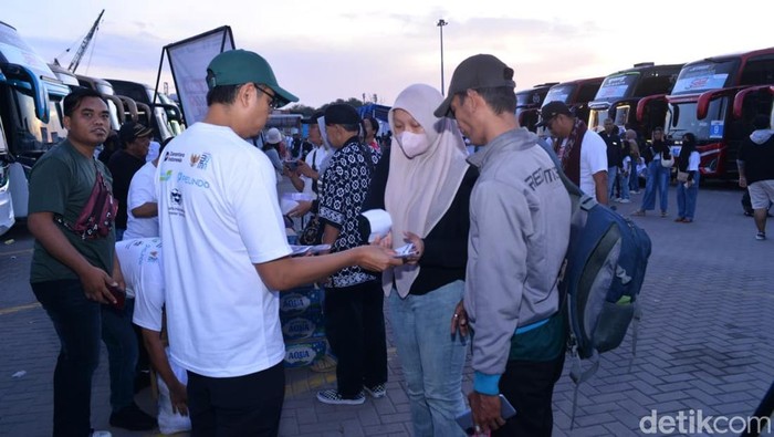 Program mudik gratis JICT 2026 memberangkatkan peserta ke berbagai kota di Jawa dengan bus, sebagai dukungan perjalanan aman dan nyaman jelang Lebaran.