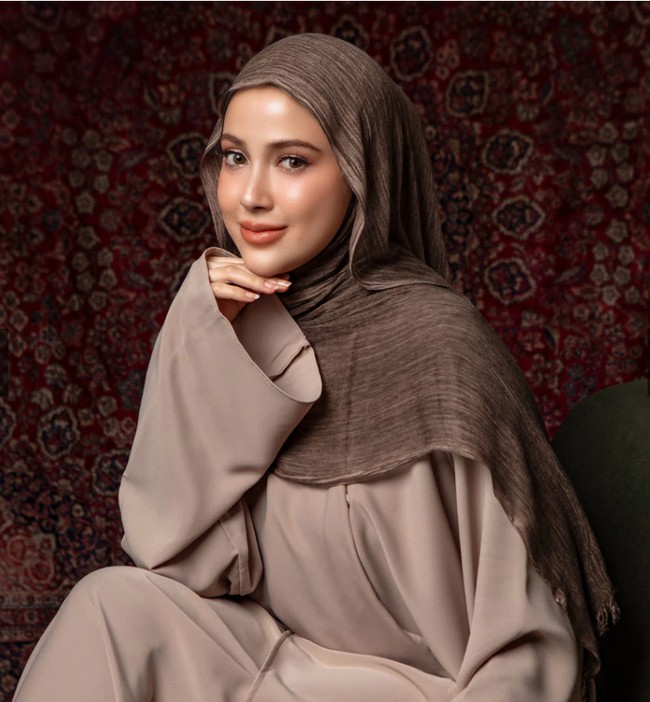Rekomendasi pashmina viscose dari Lozy.