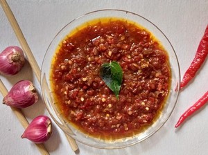 Sering Tertukar! Ini Bedanya Sambal Bajak dan Sambal Terasi