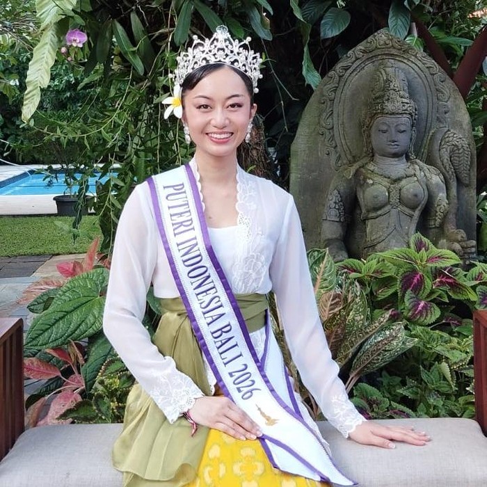 Seniman dan Finalis Putri Indonesia Bali 2026, Victoria Kosasie