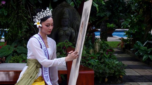 Seniman dan Finalis Putri Indonesia Bali 2026, Victoria Kosasie