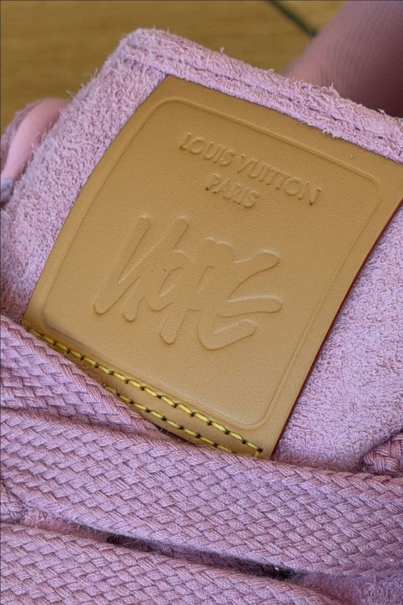 Sneakers Kolaborasi Louis Vuitton dan J-Hope.