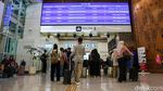 Stasiun Kereta Cepat Halim Mulai Dipadati Pemudik