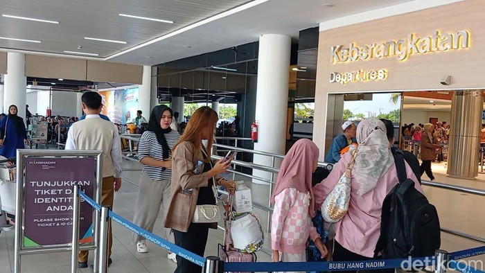 Suasana di terminal keberangkatan Bandara Hang Nadim Batam, Kepri. (Alamudin Hamapu/detikSumut)
