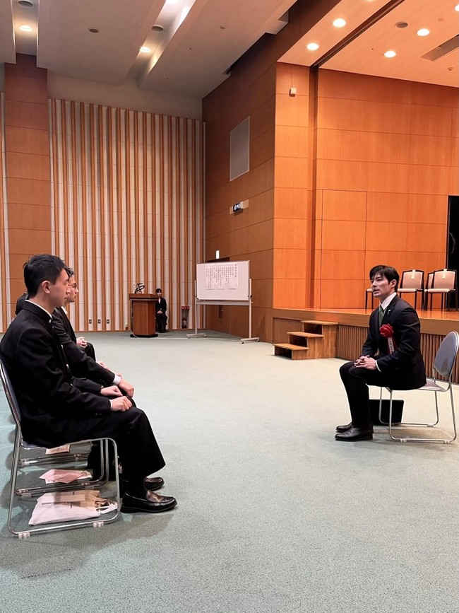 Takato Ishida memimpin setelah pendahulunya mengundurkan diri karena skandal pelecehan seksual yang melibatkan staf prefektur karena itu ia punya PR untuk memulihkan kepercayaan publik terhadap pemerintah daerah. Foto: Instagram @ishida.takato