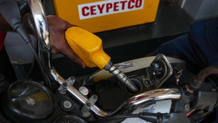 Harga Minyak Melonjak, Kebijakan BBM Diperketat dan Jam Kerja Diubah