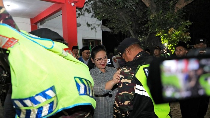 Walkot Semarang, Agustina Wilujeng, saat menghadiri peresmian Posko Mudik Lebaran, di Mangkang Kulon, Kecamatan Tugu, Kota Semarang.