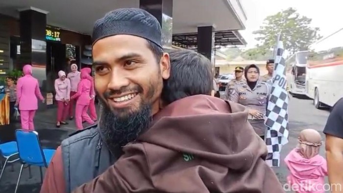 Yusuf, bapak 9 anak peserta mudik gratis Polres Tasikmalaya Kota.