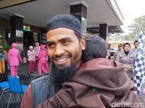 Senyum Yusuf Boyong Istri dan 9 Anak Mudik Gratis Tasikmalaya-Klaten