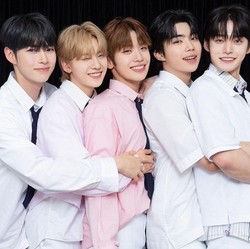 ZEROBASEONE Tampil Perdana OT5 Bulan Mei