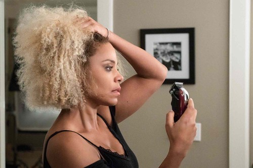 7 Aktris Hollywood Cukur Rambut sampai Botak Demi Peran