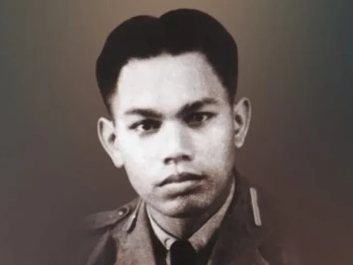 Agustinus Adisutjipto merupakan orang Indonesia pertama yang berprofesi sebagai pilot pesawat tempur.