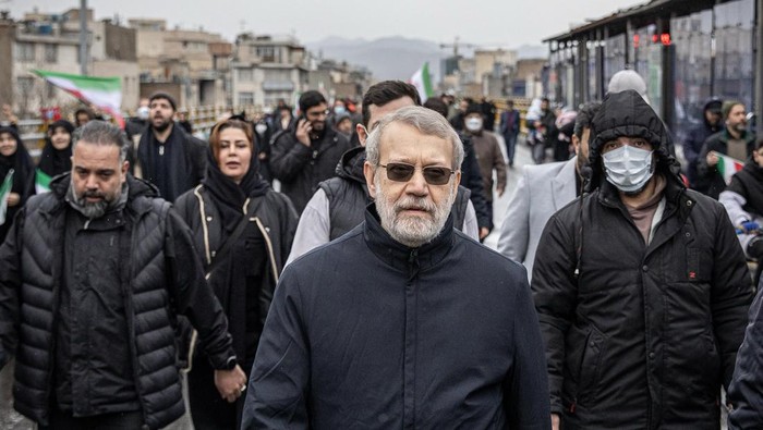 Ali Larijani saat pawai Hari Quds, 13 hari setelah meninggalnya Ayatollah Ali Khamenei.