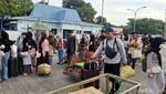 Pelabuhan Kalianget Dipadati Pemudik, Tiga Kapal Diberangkatkan