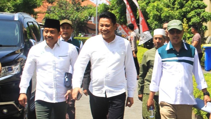 Bupati Sidoarjo Subandi bersama anggota PKB