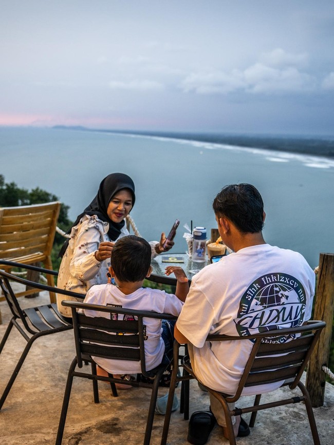 Cuma Rp20 Ribu! Pemudik Bisa Santai Sambil Nikmati Pantai di Mezzo Beach Club