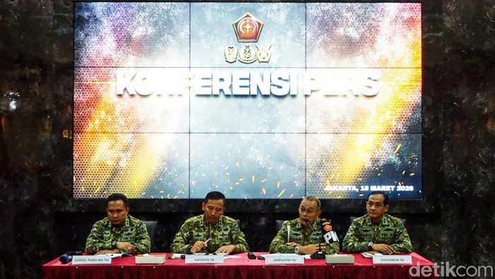 Puspom TNI menetapkan empat anggota BAIS TNI sebagai tersangka kasus penyiraman air keras terhadap aktivis KontraS, Andrie Yunus