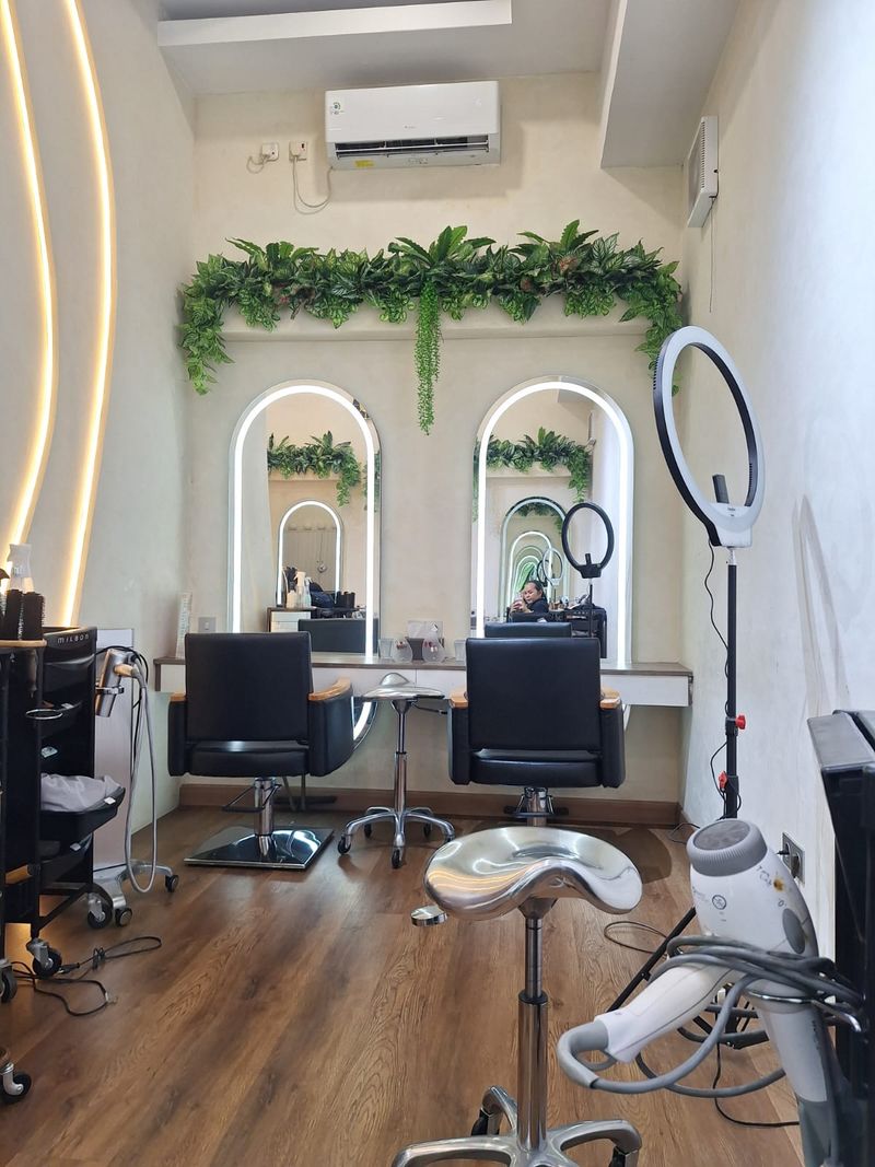 Fendy & Co Hair Design, Tebet, Jakarta Selatan.
