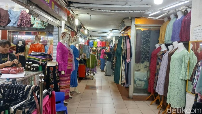 Foto: Suasana Pasar Petisah Medan terpantau sepi, Medan, Selasa(17/3/2026)
(Juita Sinuhaji/detikSumut)