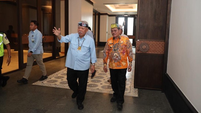 Ingkong Ala bersama Kepala Otorita IKN Basuki Hadimuljono.