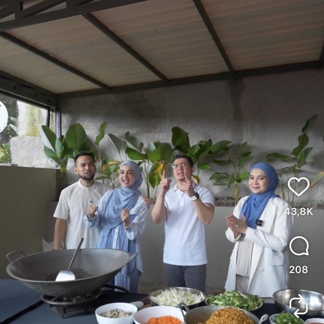 Jago Masak! Shireen Sungkar Mahir Bikin Tongseng hingga Seblak Sehat