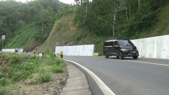 Jalur Lintas Selatan Lumajang -Malang