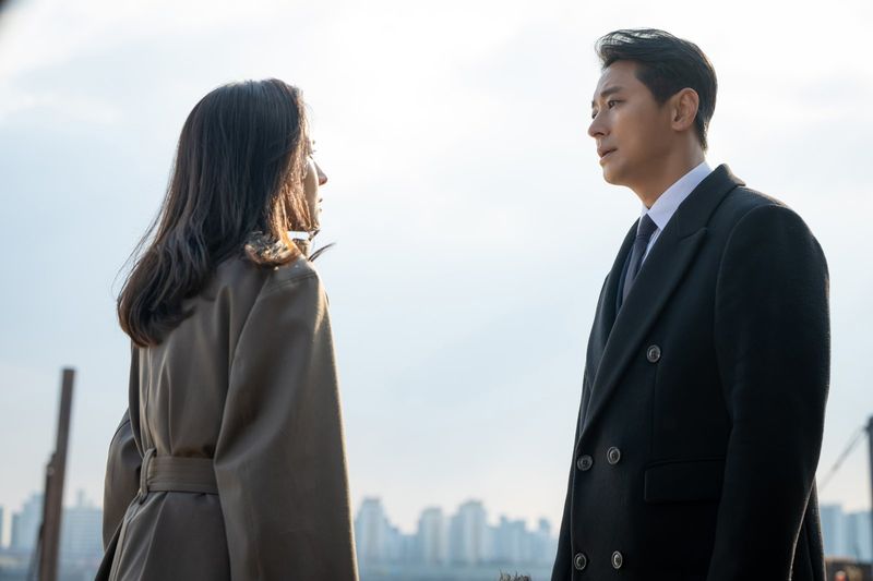 Ju Ji Hoon dan Ha Ji Won di drama Korea Climax.