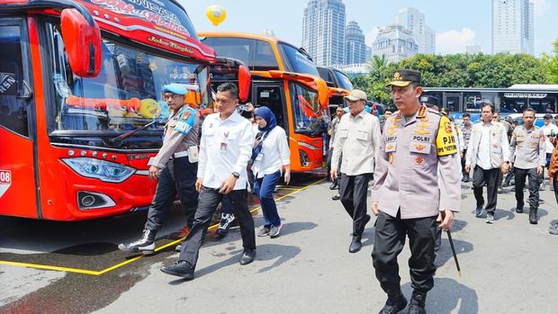 Kapolri cek kesiapan Mudik Gratis Polri Presisi 2026 di Polda Metro Jaya, Rabu (18/3/2026).