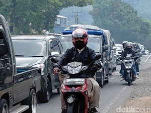 Jalur Limbangan-Malangbong Macet, Polisi Berlakukan 12 Kali One Way
