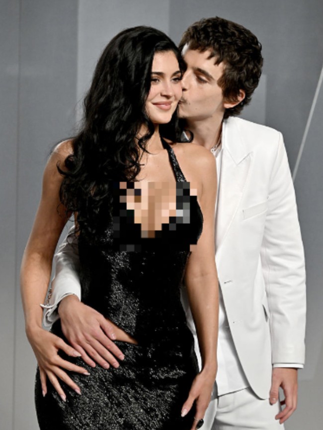 Foto: Timothee Chalamet Cium Kylie Jenner di After Party Oscar 2026