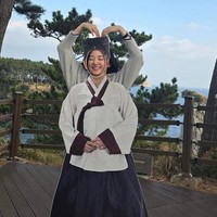 Dalam drama Korea Jewel in the Palace, Lee Young Ae berperan sebagai Dae Jang Geum, seorang wanita sederhana yang menunjukkan bakat dan tekadnya hingga menjadi tabib kerajaan wanita pertama di Dinasti Joseon. Foto: dok. Instagram @leeyoungae0824