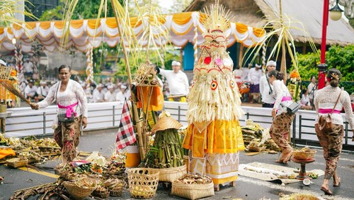 Momen warga Gianyar menjalani upacara Tawur Agung Kesanga