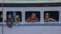 Dengan meningkatnya mobilitas masyarakat menjelang Lebaran, pemudik diimbau untuk tetap menjaga keselamatan selama perjalanan serta mengikuti aturan yang berlaku demi kenyamanan bersama. Antara Foto/Andri Saputra