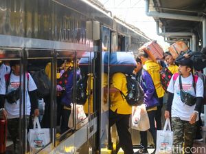 Mudik Gratis Kereta Api Berangkatkan Ribuan Warga dari Jakarta