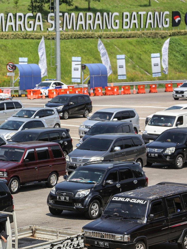 One Way Tol Trans Jawa Diterapkan, Arus Mudik Terpantau Padat