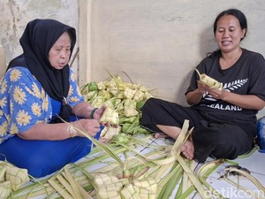 Gen Z Ubah Nasib Blok Kupat Bandung Lewat Jualan Online