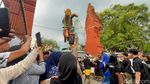 Semarak Pawai Ogoh-ogoh Sambut Nyepi di Surabaya