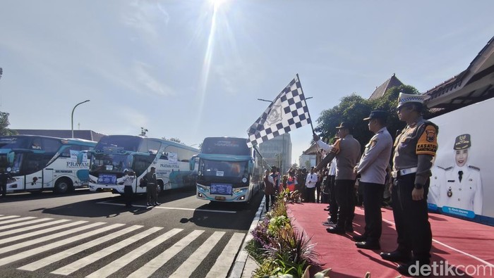 Pemberangkatan mudik gratis Pemkab Sidoarjo