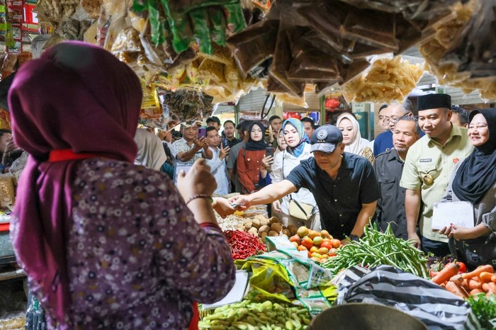Pemerintah Provinsi Jawa Tengah memastikan ketersediaan dan stabilitas harga bahan pokok penting (bapok) tetap terjaga.