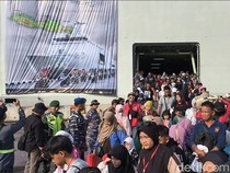 Kapal TNI AL Angkut Pemudik Asal Jakarta Tiba di Pelabuhan Semarang