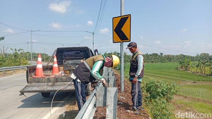 Pencurian baut jembatan di Bojonegoro