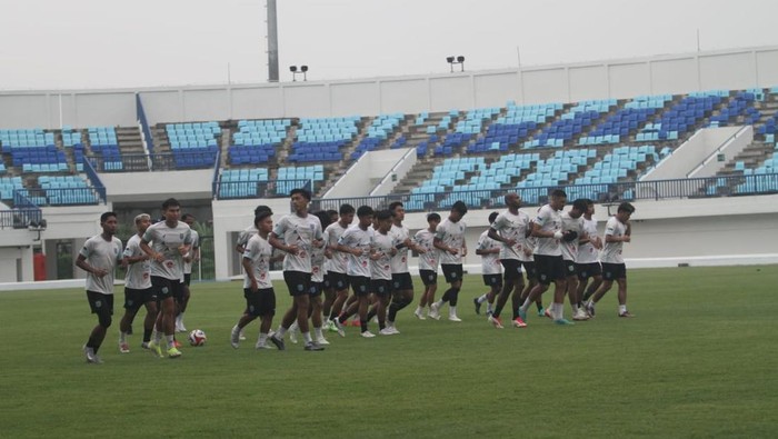 Persela Lamongan saat menjalani sesi latihan