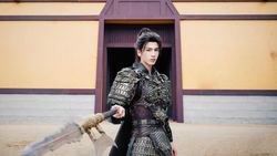 Pesona Zhang Linghe, Bintang Utama Dracin Pursuit of Jade