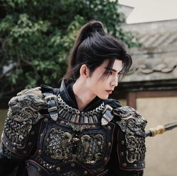 Pesona Zhang Linghe, Bintang Utama Dracin Pursuit of Jade