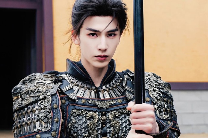 Pesona Zhang Linghe, Bintang Utama Dracin Pursuit of Jade