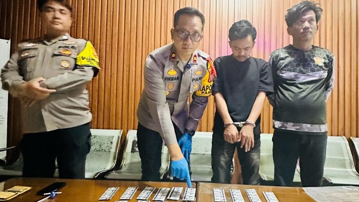 Polisi bongkar transaksi narkoba pil Trex. (dok istimewa)