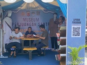 Tak Sekadar Rehat, Pemudik Belajar Sejarah Santri di Pos Singaparna
